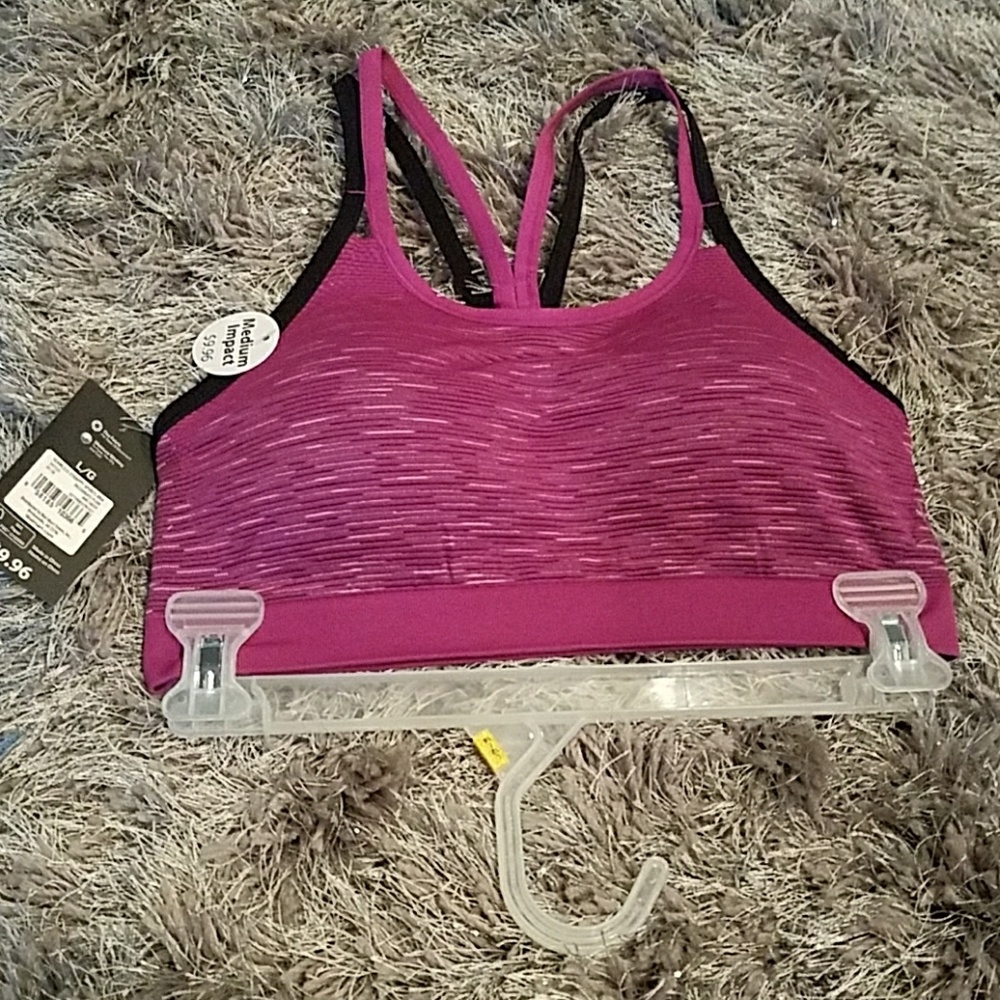 Seamless strappy sports bra